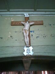 Krucyfiks w krużganku kościółka pw. Św. Marcina w Straszewie